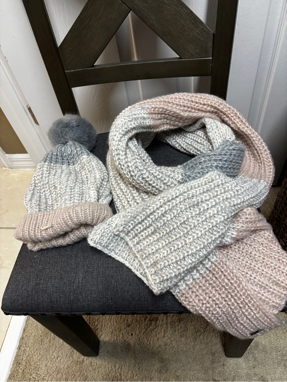 Women’s Knit Hat and Scarf Set - Pink & Gray